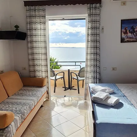 Amelie's & Hotel Sarandë